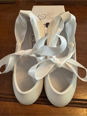 Kid's Dream White Satin Ribbon Tie Ballet Flats